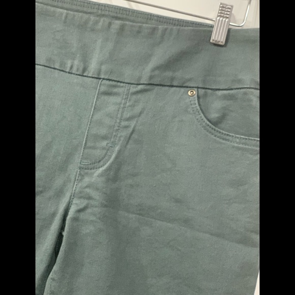 Lee Sculpting Jeans Mid rise Tummy control in Army Green size 8 - Picture 5 of 14